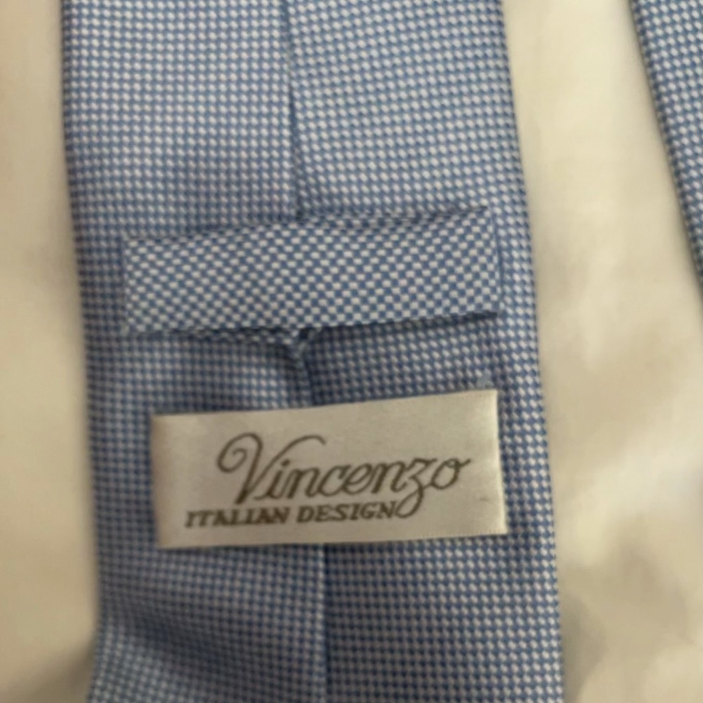 Vincenzo blue tie